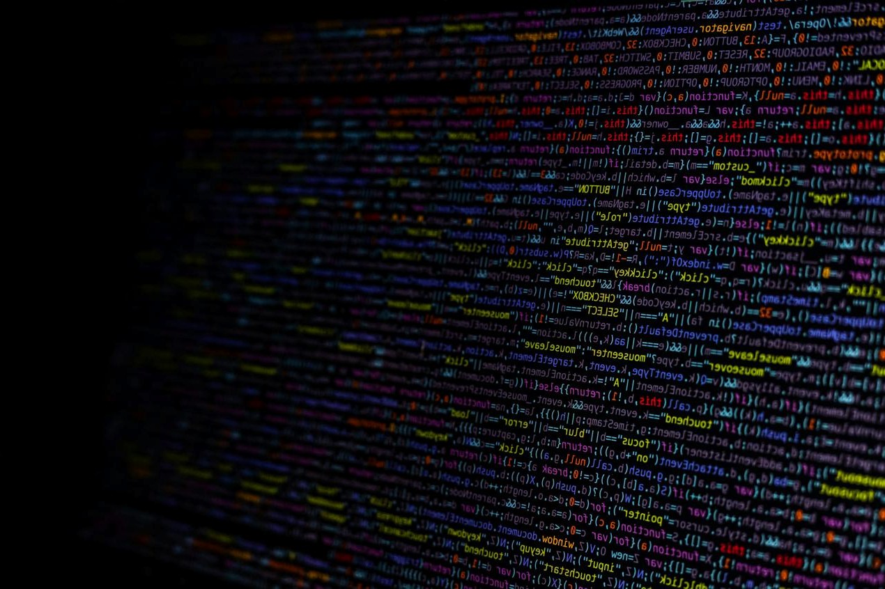 Equipo creativo en sesión de diseño